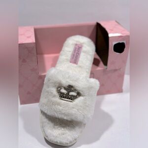 Juicy Couture White Sleek Fuzzy Slippers Gold Crown Women’s